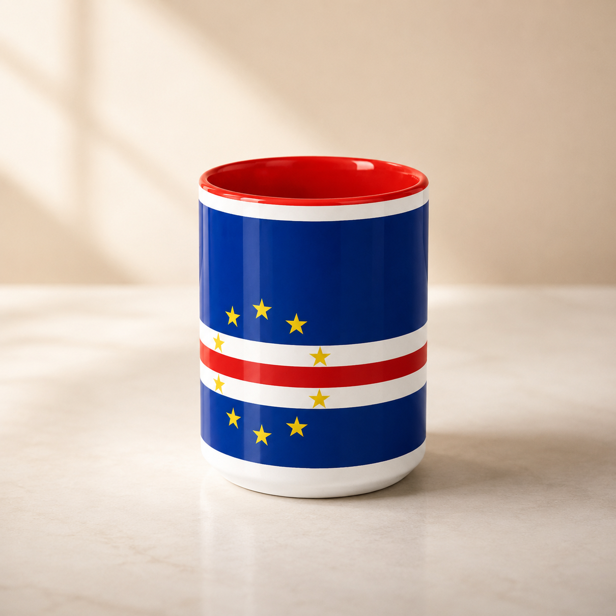 Mug à Intérieur Coloré - Drapeau Cabo Verde